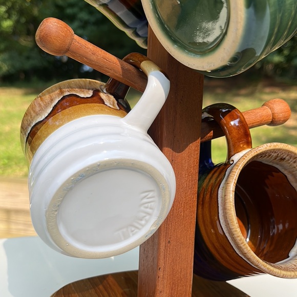 Four (4) Taiwan made Pottery Mugs & Goodwood Teak Coffee Mug Stand w/ 4 Pegs - Picture 6 of 8